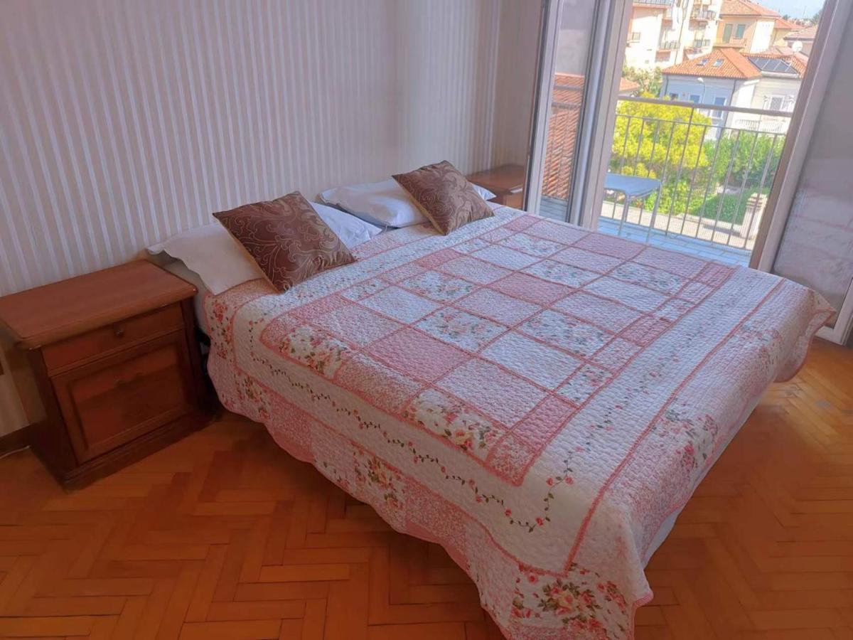 Cozy Room With Queen Bed 温馨双人大房间 Mestre Esterno foto